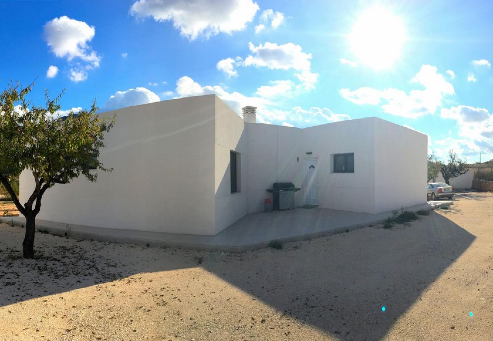 Modern Spanish villa in Hondon de las Nieves, Hondon valley in Medvilla Spanje
