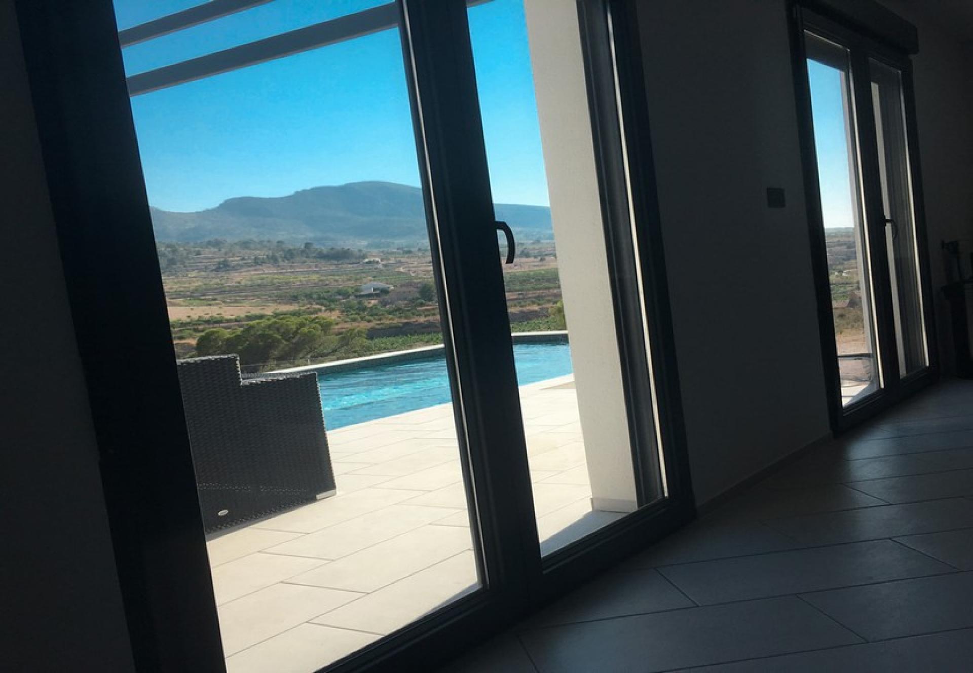 Modern Spanish villa in Hondon de las Nieves, Hondon valley in Medvilla Spanje