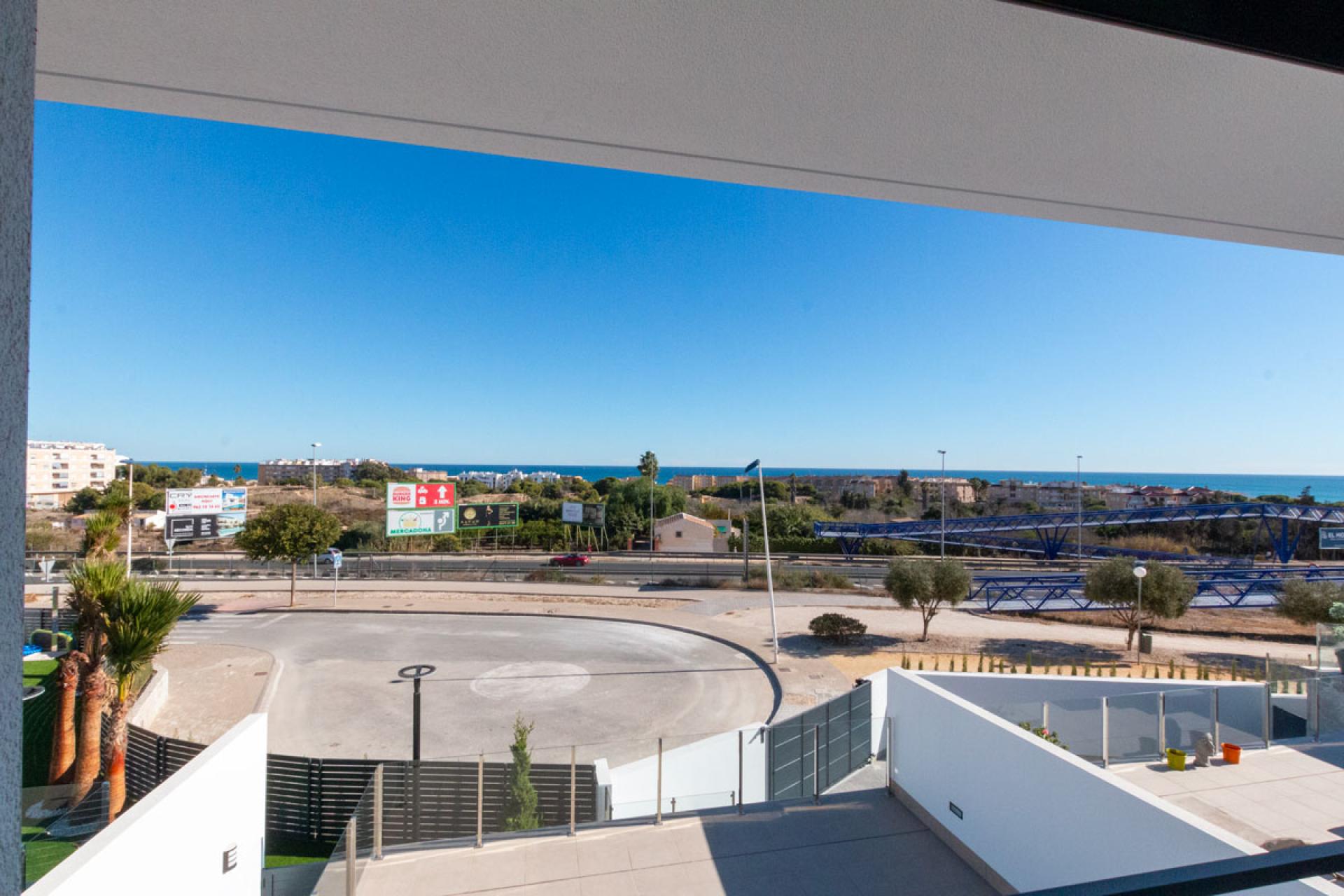 3 bedroom Apartments - solarium in Guardamar del Segura in Medvilla Spanje
