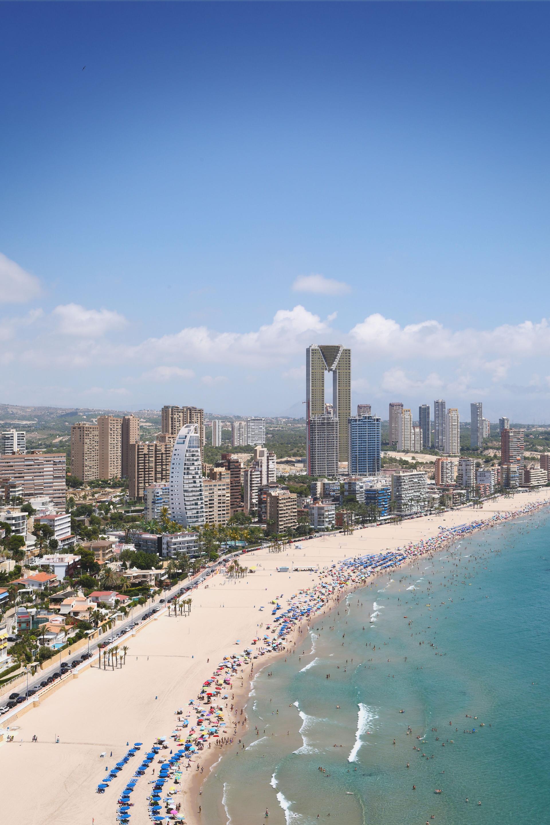Luxury Apartment spacious terrace 1 ° line beach Benidorm in Medvilla Spanje