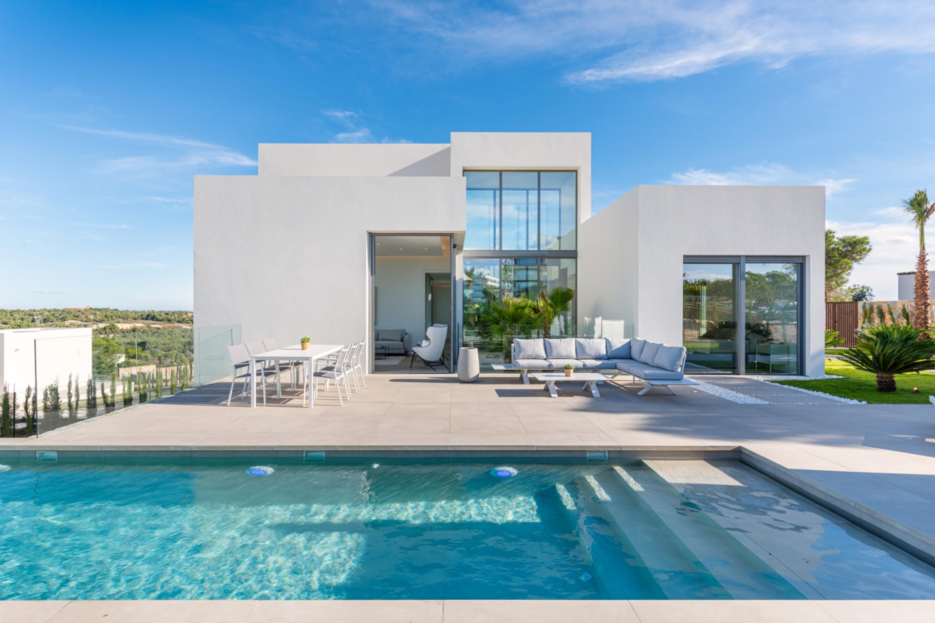 Villa with unique design on the luxurious golf resort of Las Colinas in Medvilla Spanje