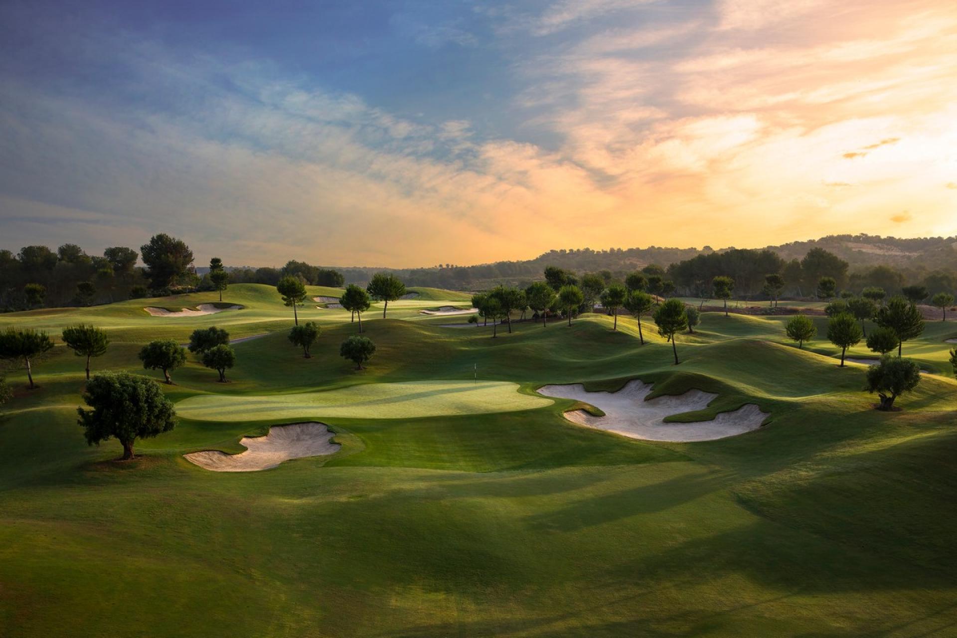 New contemporary modern villa at Las Colinas Golf & Country Club in Medvilla Spanje