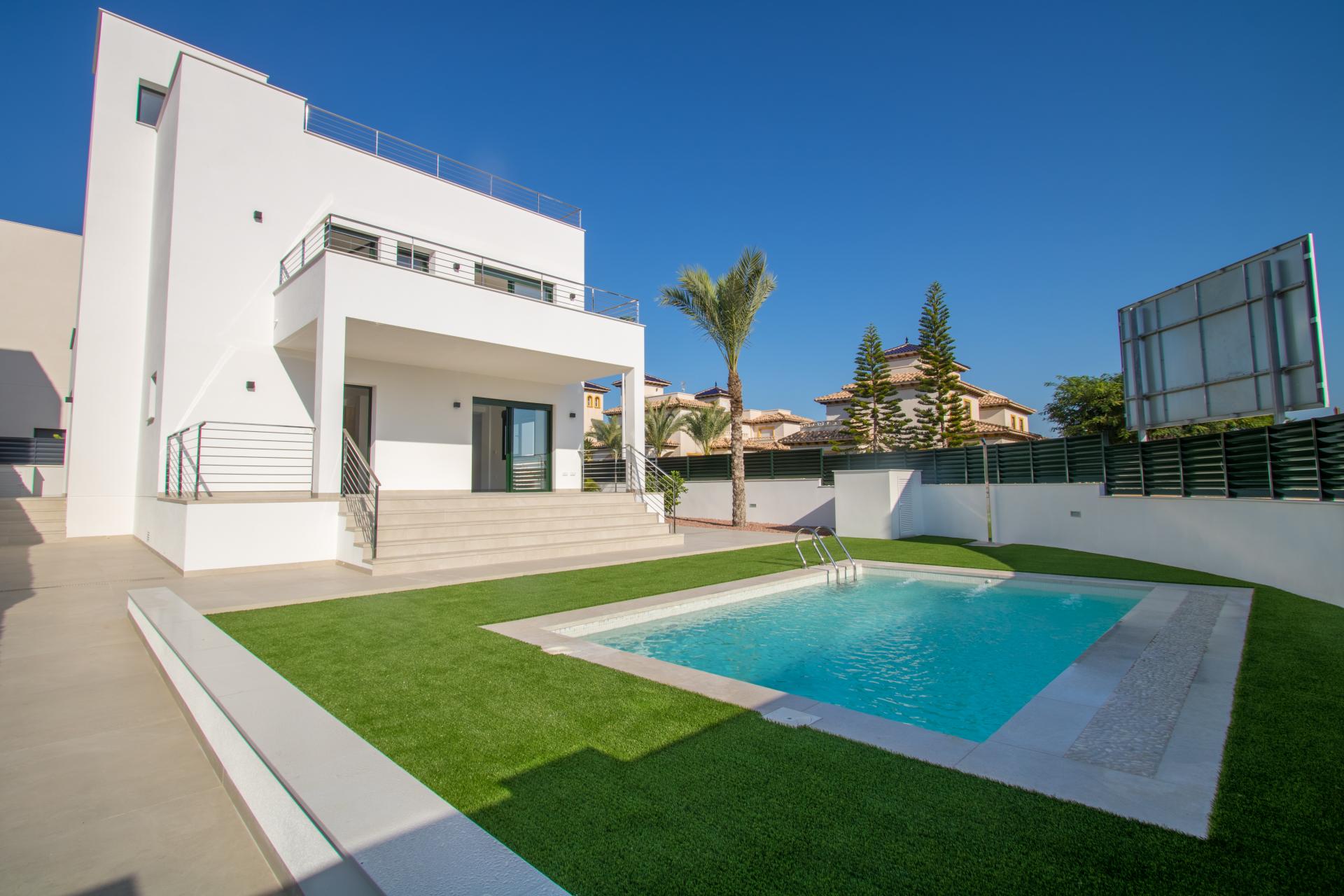 4 bedroom Villa in La Marina - New build in Medvilla Spanje