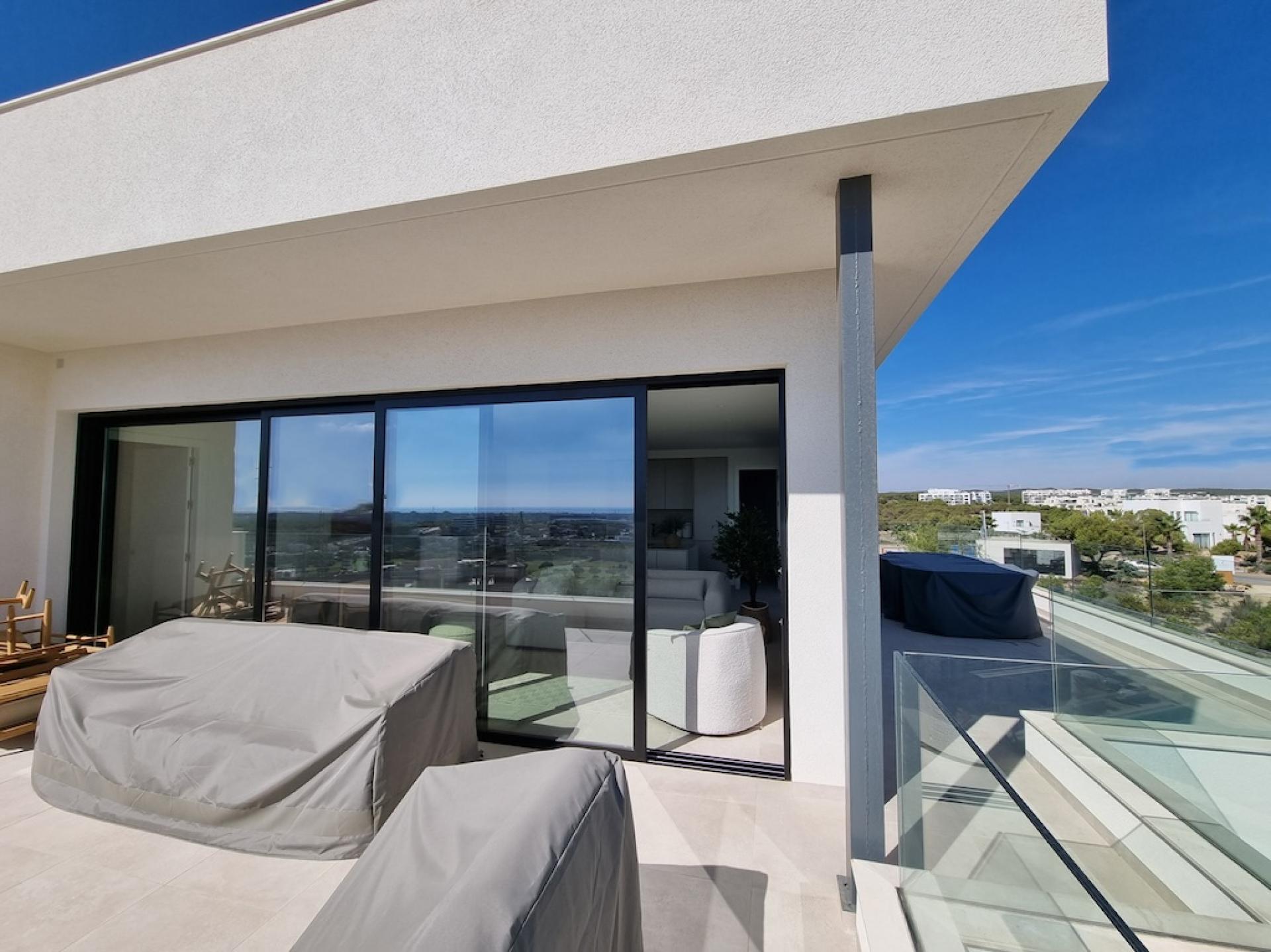 3 bedroom Apartments - solarium in Las Colinas Golf in Medvilla Spanje