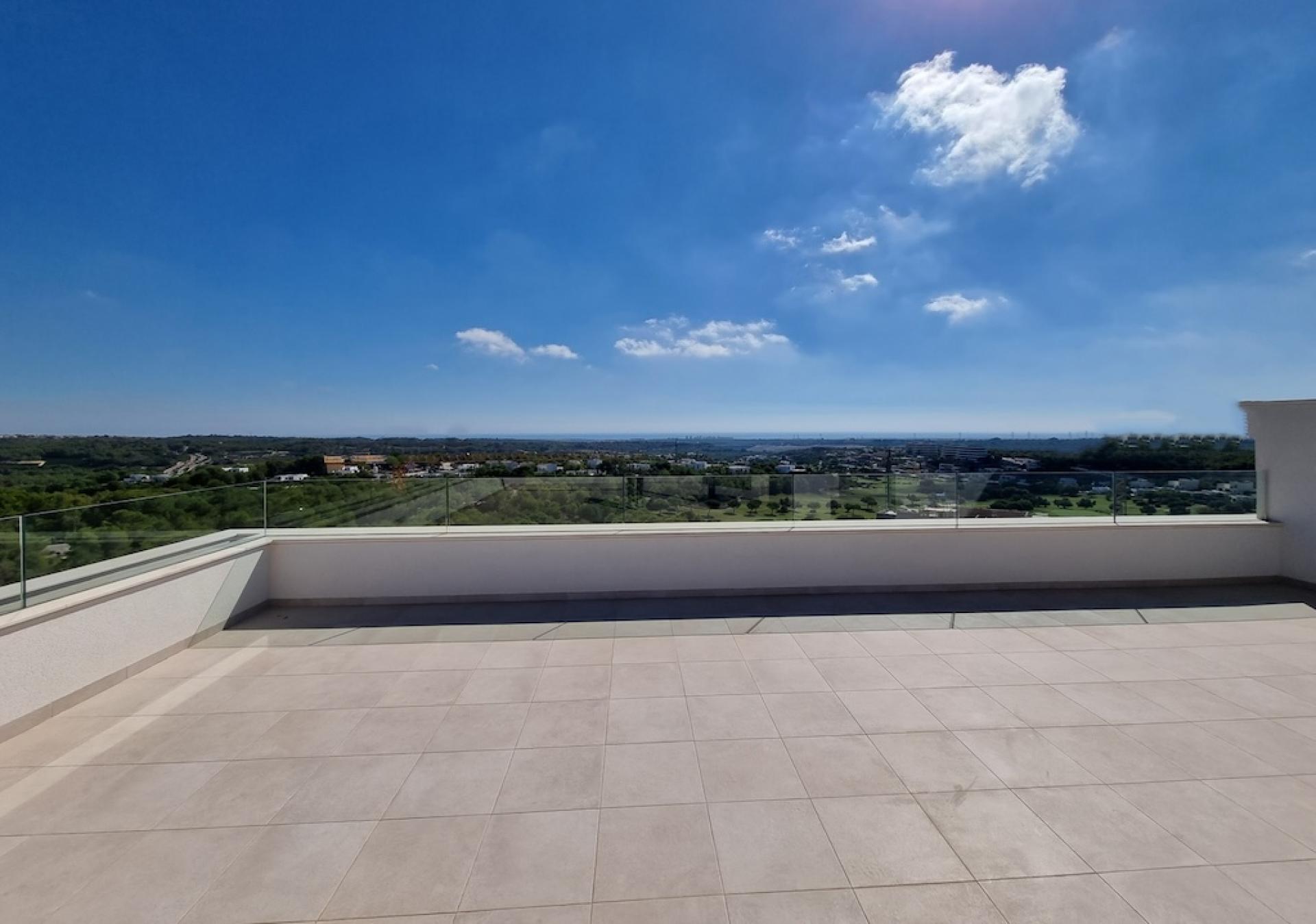 3 bedroom Apartments - solarium in Las Colinas Golf in Medvilla Spanje