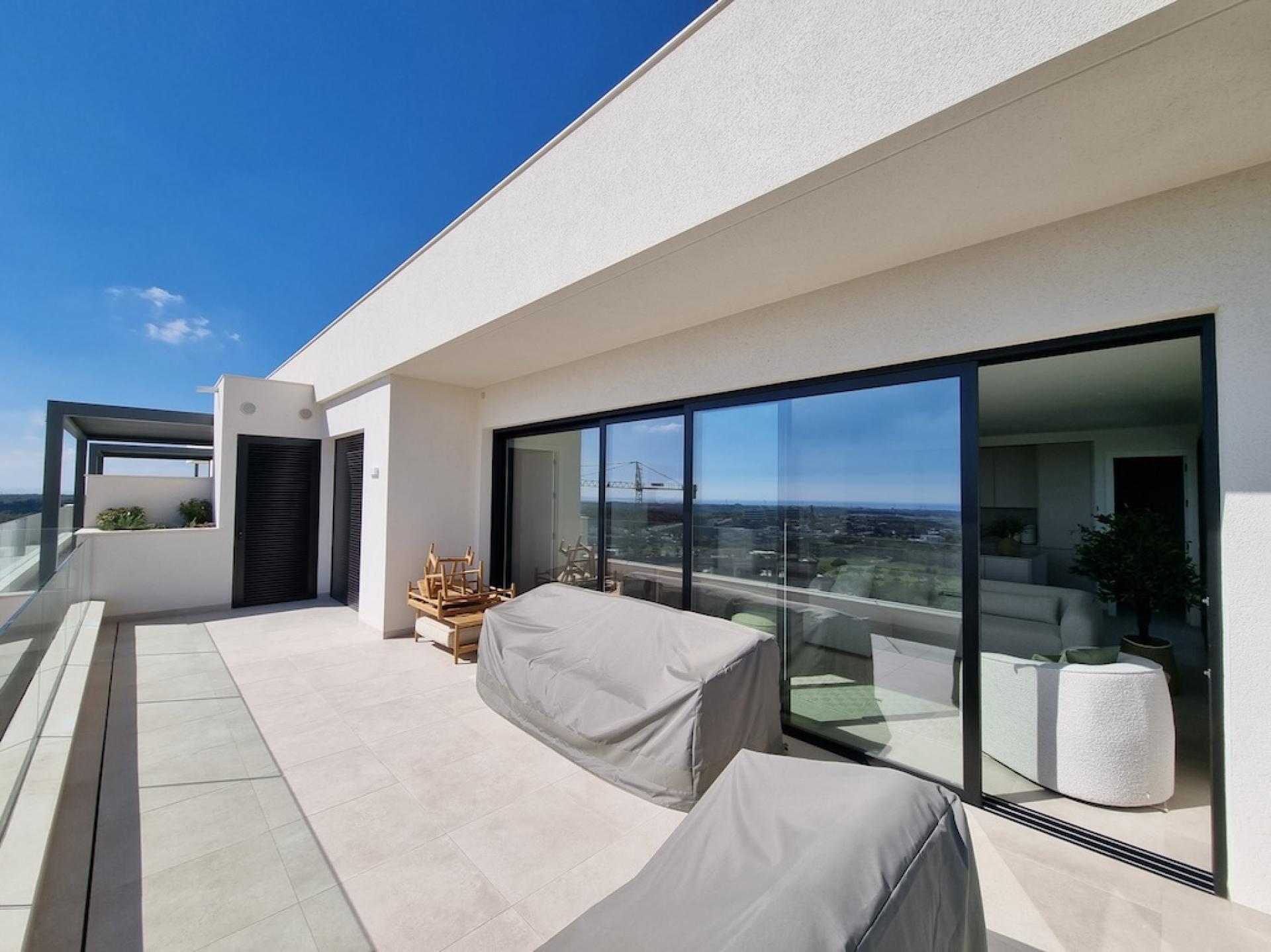 3 bedroom Apartments - solarium in Las Colinas Golf in Medvilla Spanje