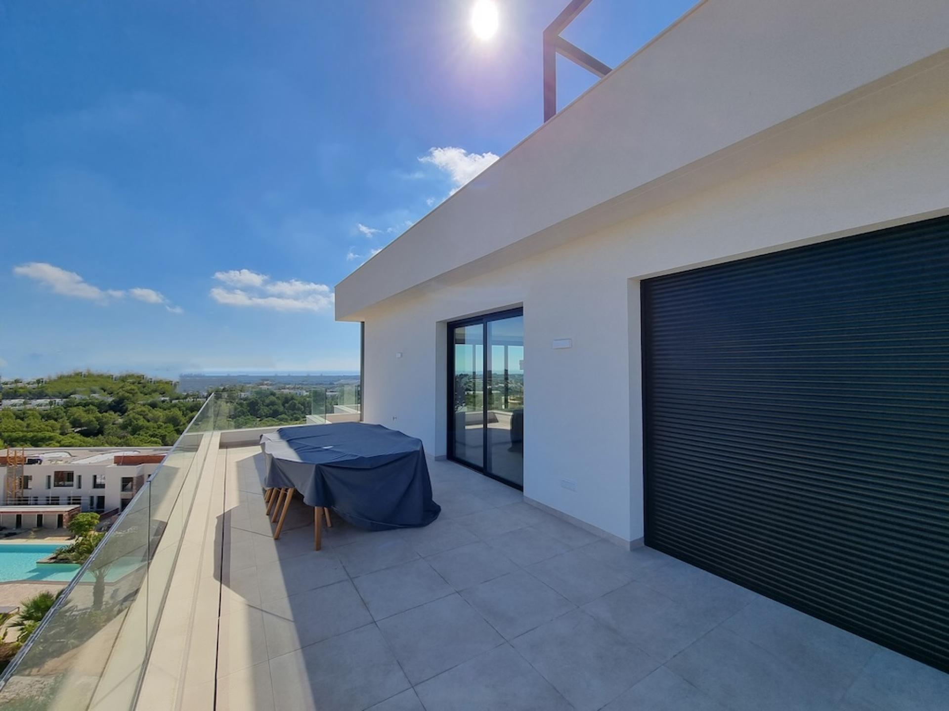 3 bedroom Apartments - solarium in Las Colinas Golf in Medvilla Spanje