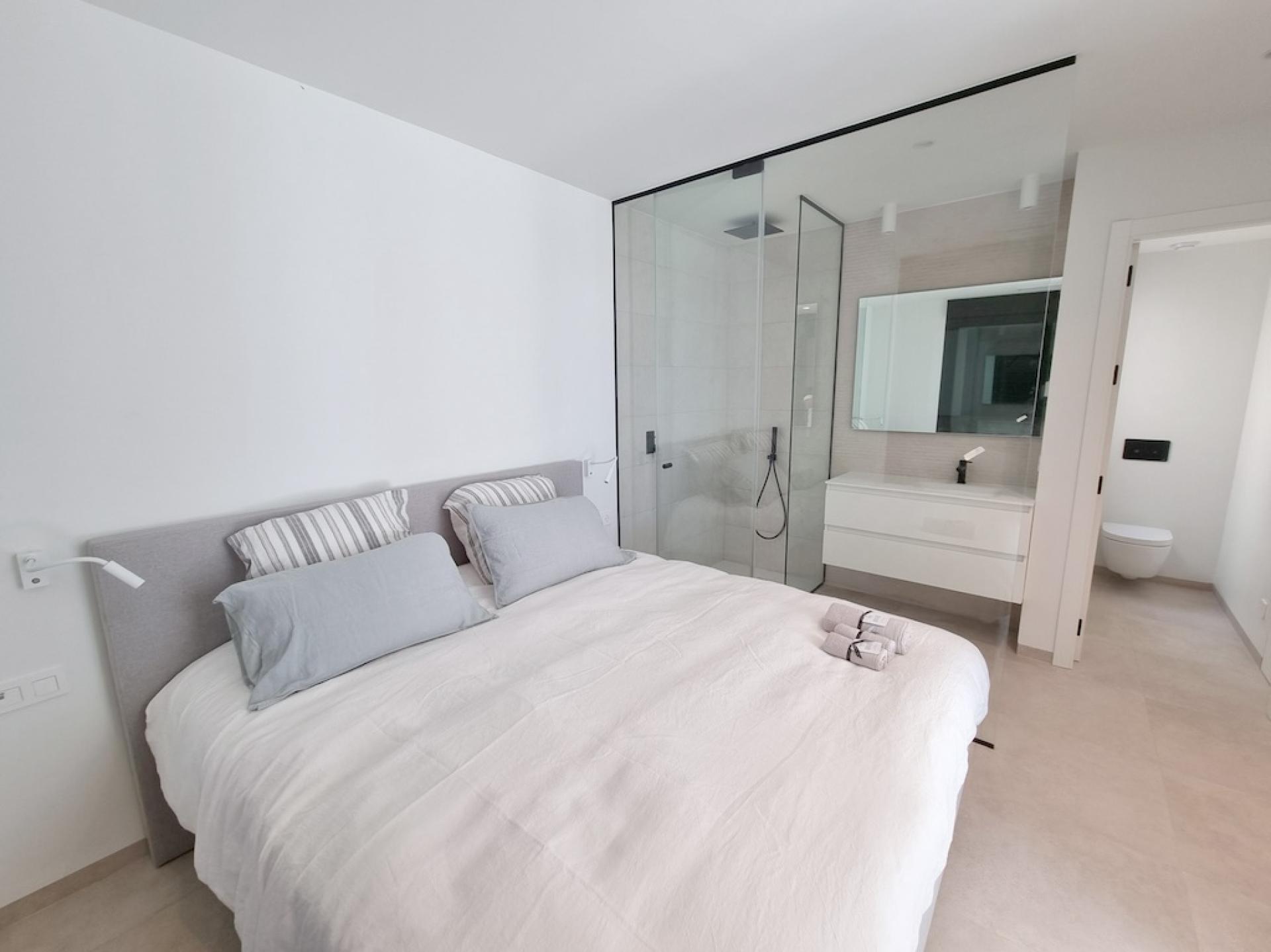 3 bedroom Apartments - solarium in Las Colinas Golf in Medvilla Spanje
