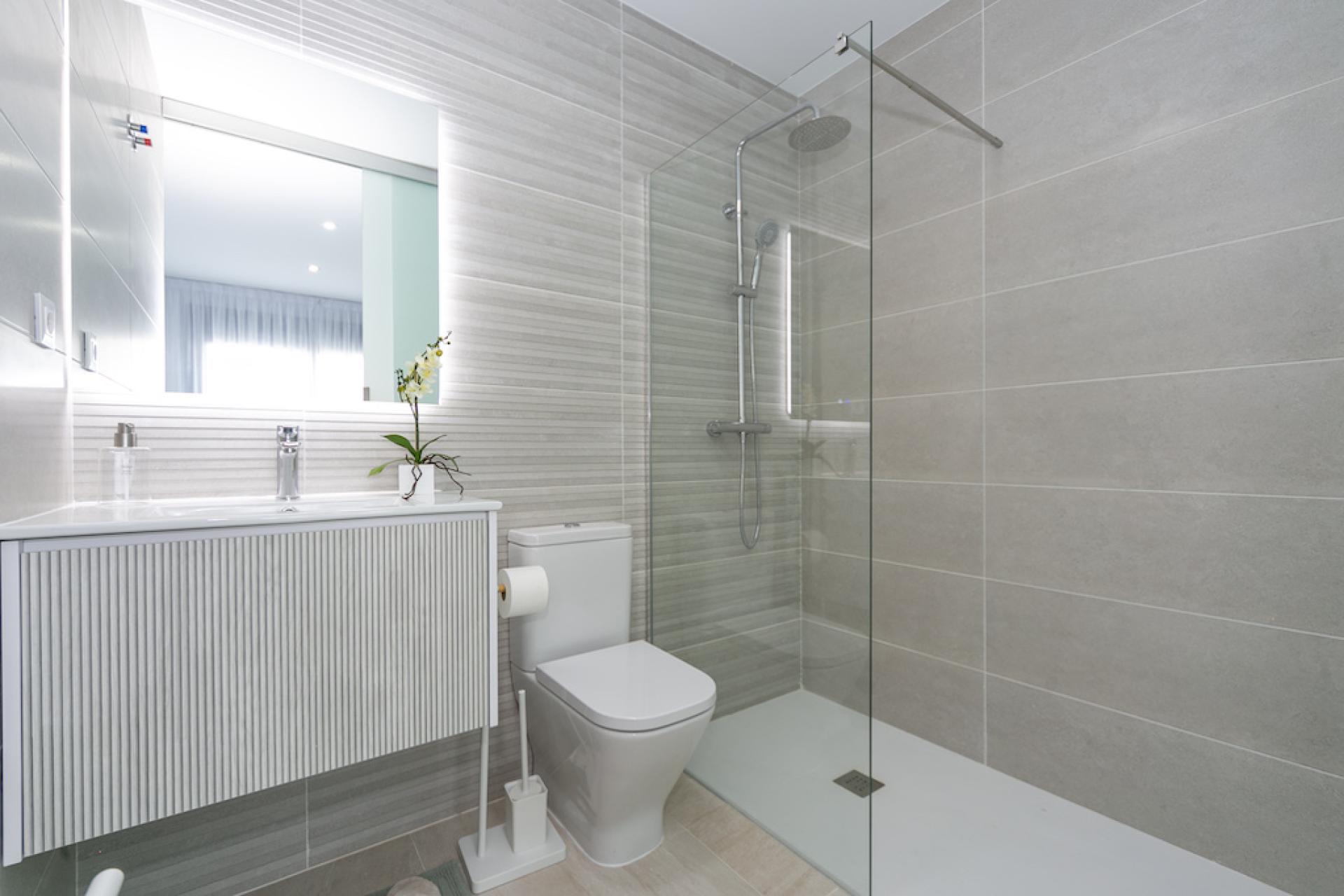 2 bedroom Apartments - solarium in Torrevieja in Medvilla Spanje