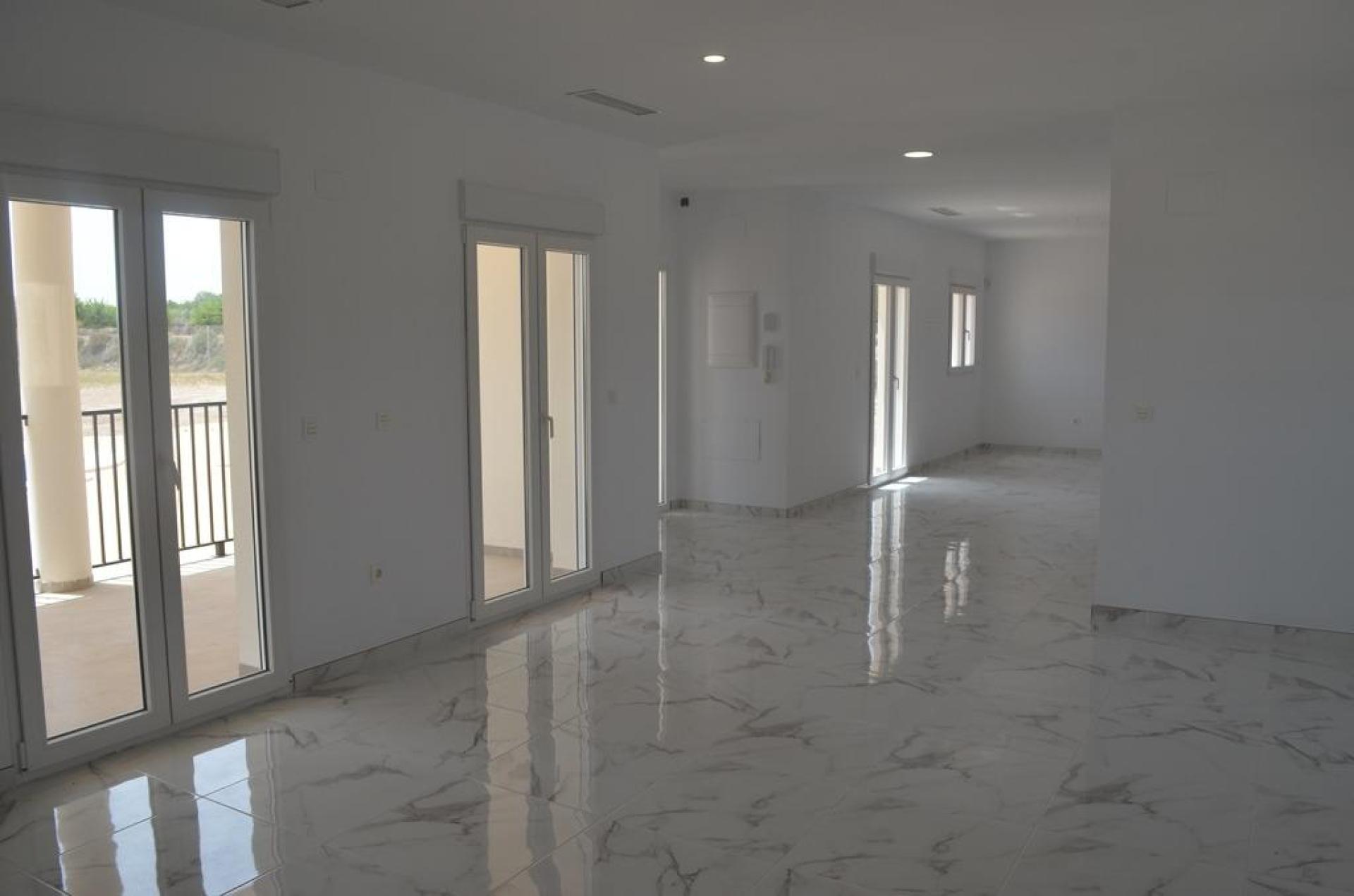 Luxury New Villas with Pool inc. land, licences & legalities in Alicante, Pinoso in Medvilla Spanje