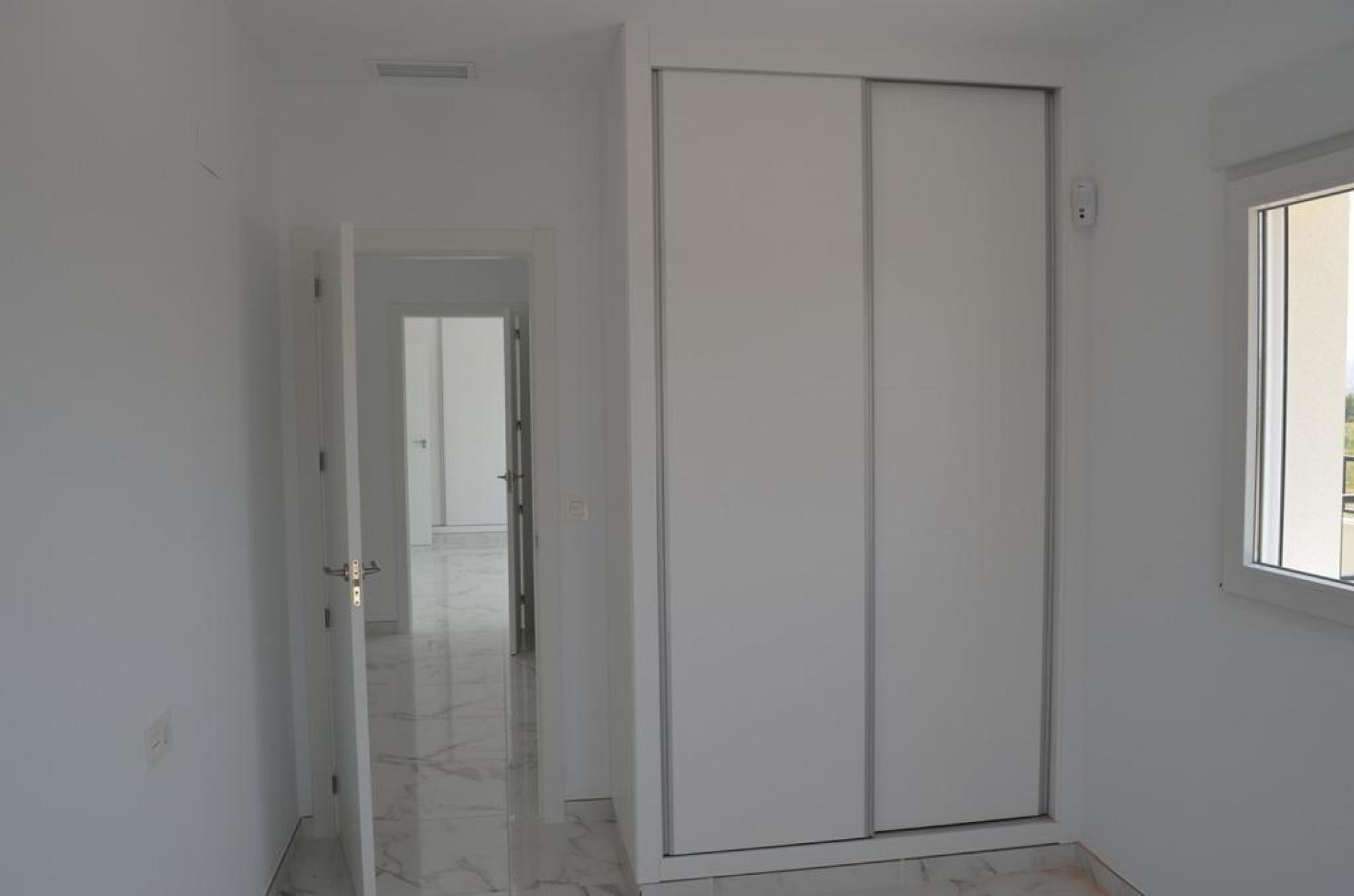 Luxury New Villas with Pool inc. land, licences & legalities in Alicante, Pinoso in Medvilla Spanje