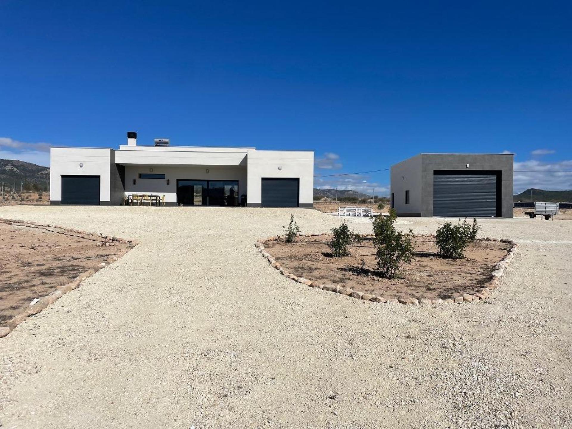 Modern New Build Villa near Pinoso, Alicante in Medvilla Spanje