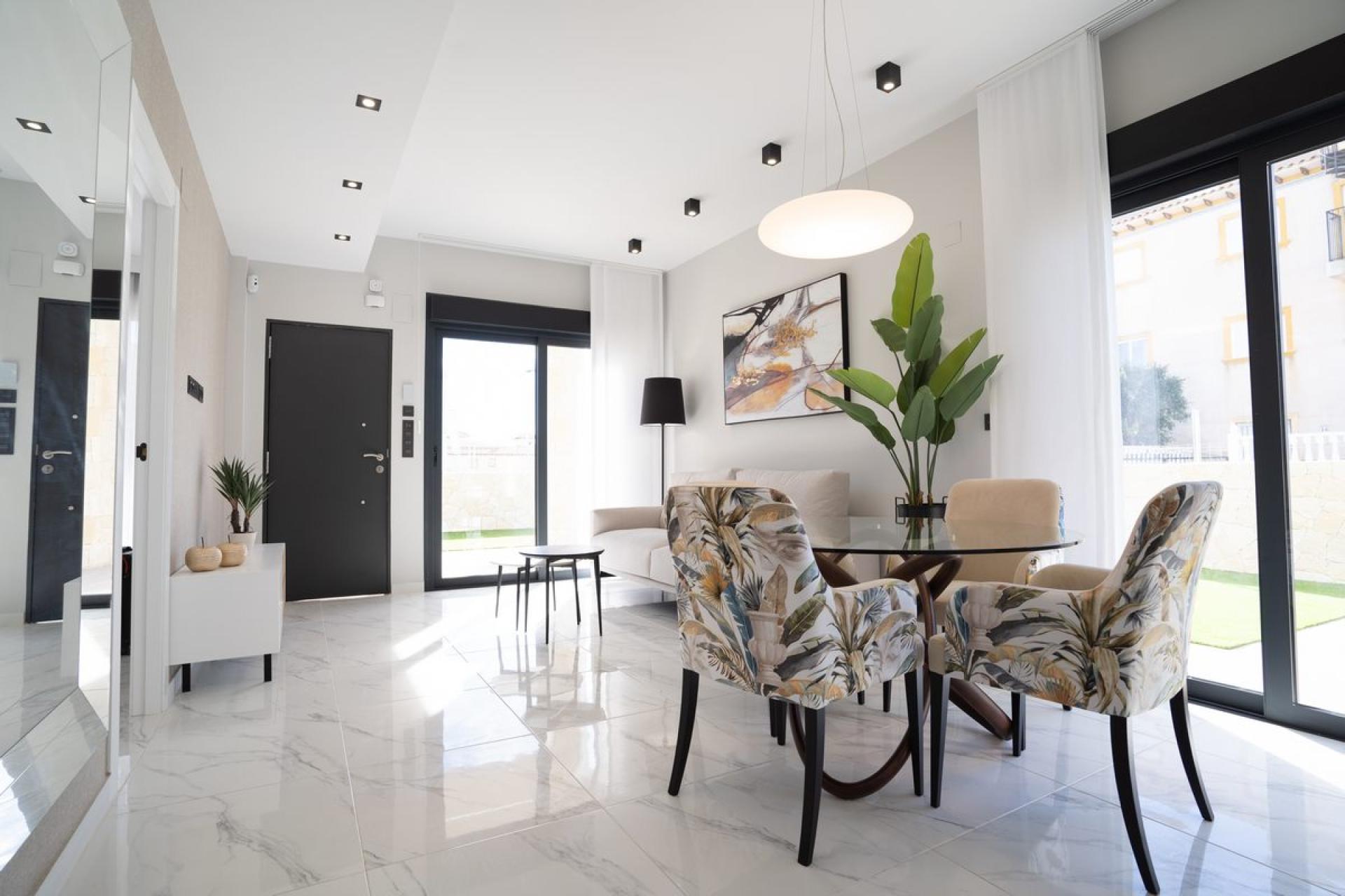 2 bedroom Apartments - solarium in Punta Prima - Orihuela Costa in Medvilla Spanje