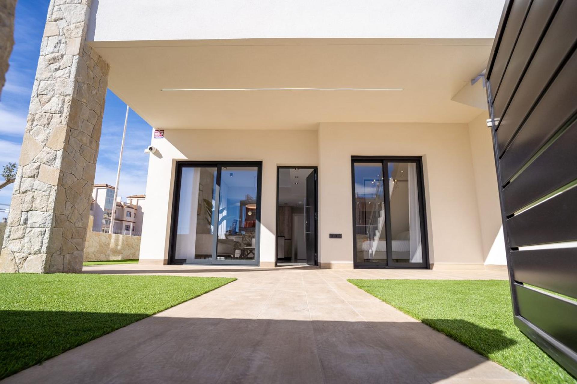 2 bedroom Apartments - solarium in Punta Prima - Orihuela Costa in Medvilla Spanje