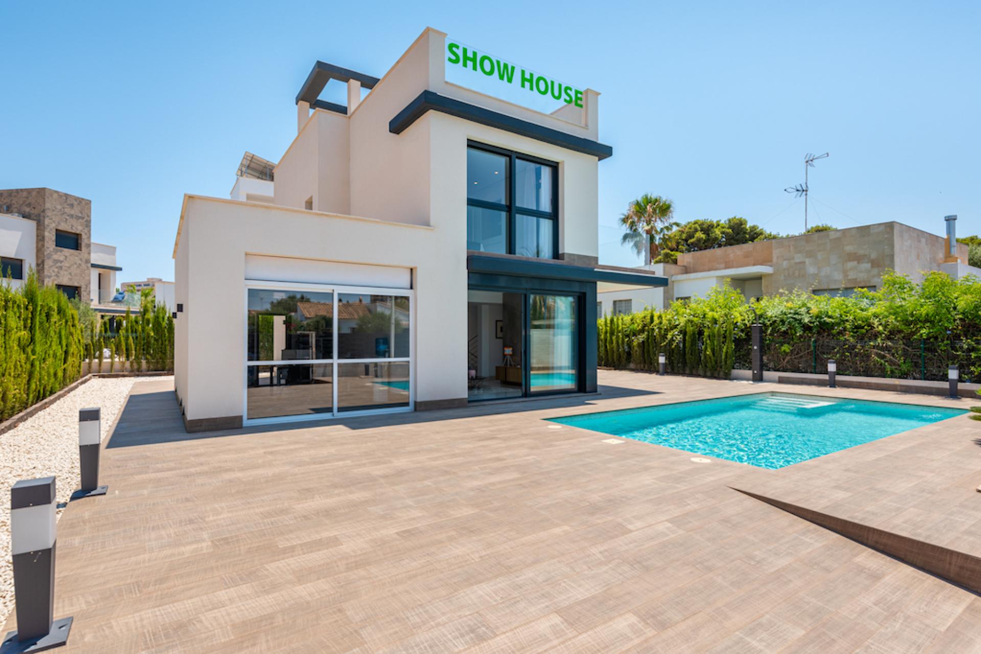 4 bedroom Villa in La Manga Del Mar Menor in Medvilla Spanje