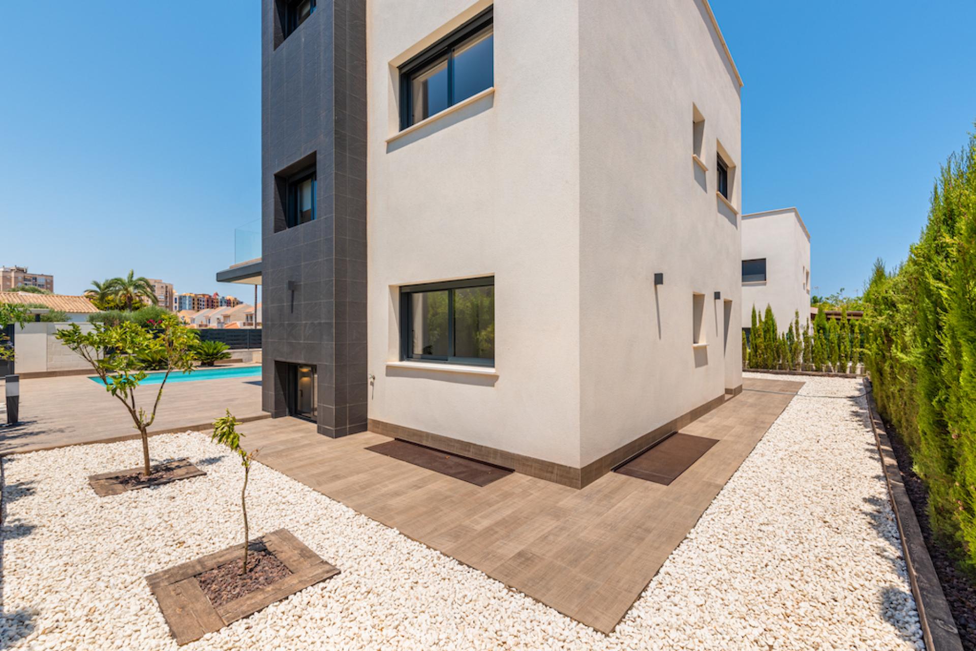 4 bedroom Villa in La Manga Del Mar Menor in Medvilla Spanje