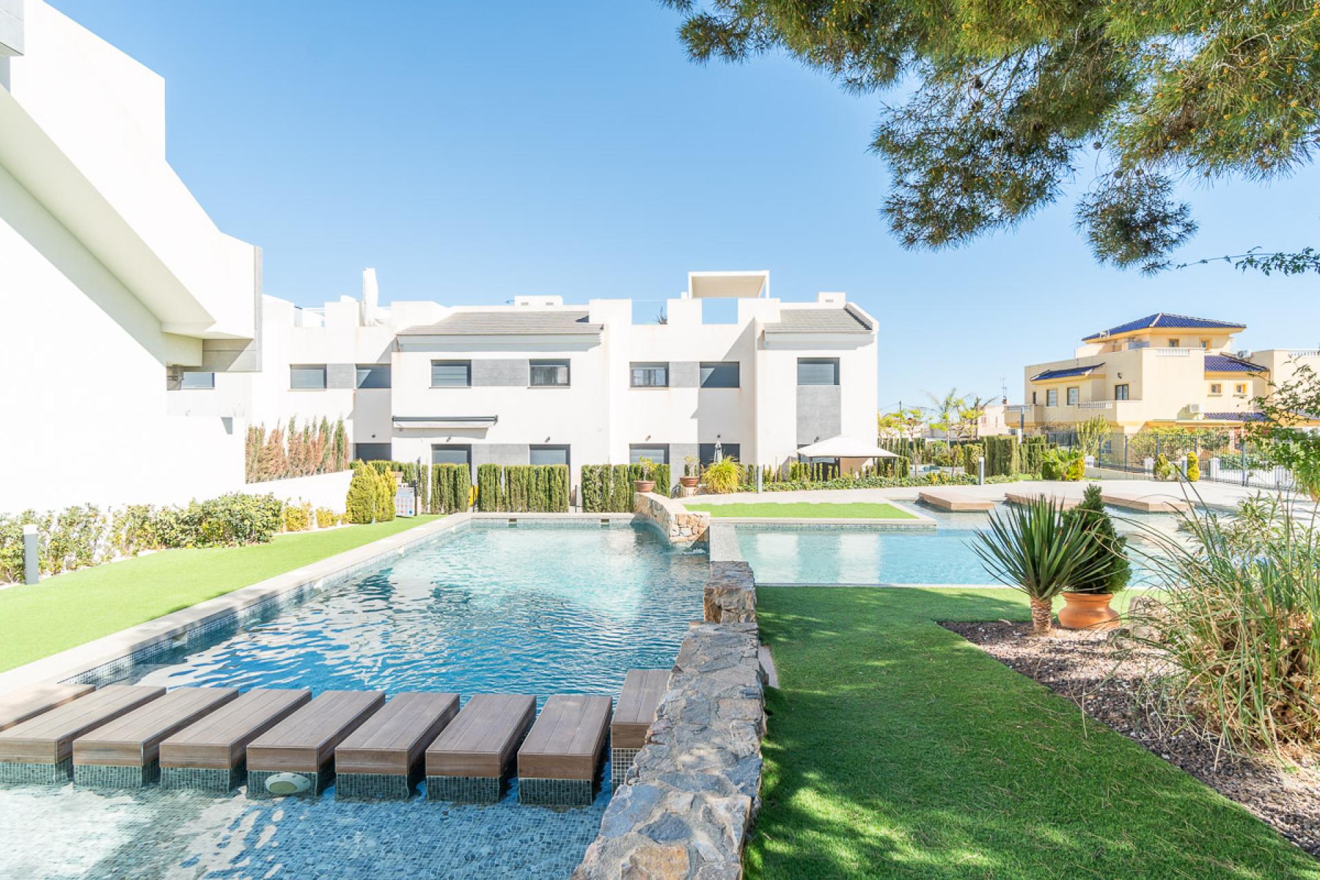 3 bedroom Apartments - solarium in Torrevieja in Medvilla Spanje