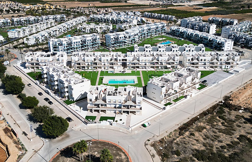 2 bedroom Apartment with terrace in El Raso in Medvilla Spanje