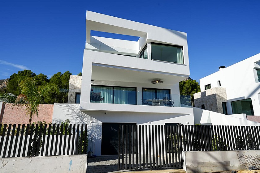 3 bedroom Villa with basement in Polop in Medvilla Spanje