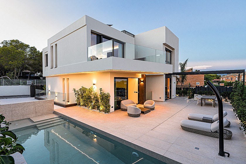4 bedroom Villa with basement in La Nucia