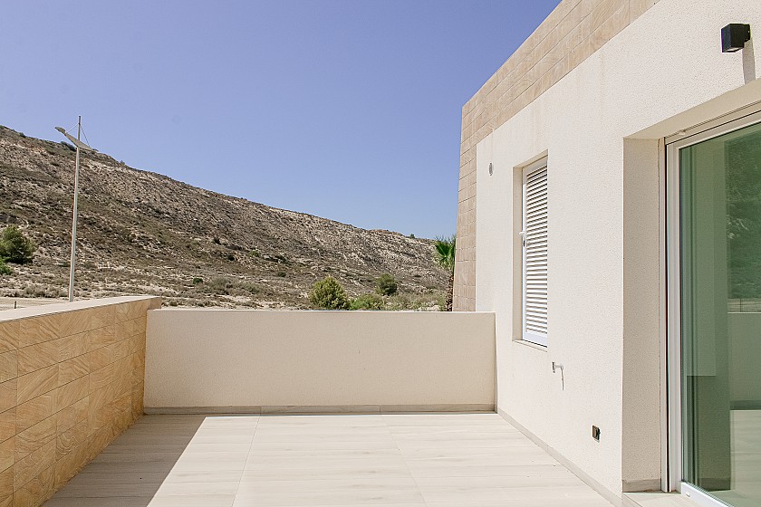 3 bedroom Villa with basement in La Finca Golf in Medvilla Spanje