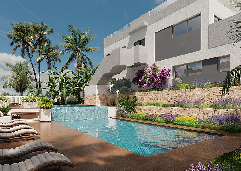 3 bedroom Apartment with garden in Torrevieja in Medvilla Spanje