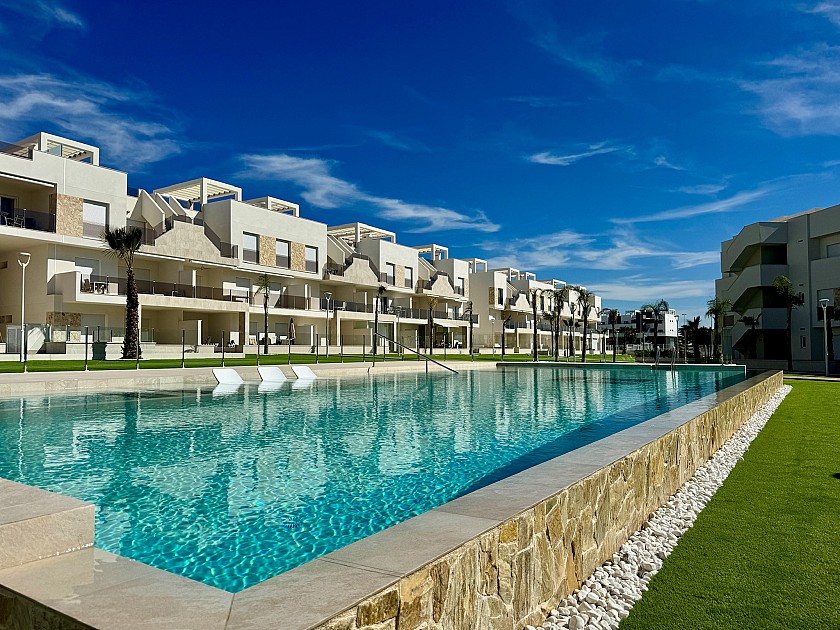 3 bedroom Apartment with terrace in El Raso in Medvilla Spanje