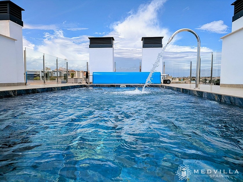 2 bedroom Apartment with terrace in Torrevieja in Medvilla Spanje