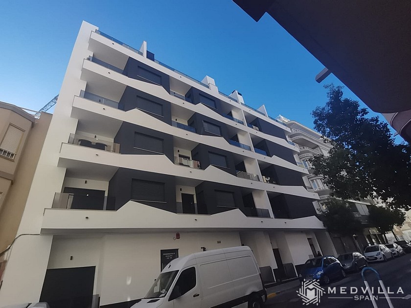 2 bedroom Apartment with terrace in Torrevieja in Medvilla Spanje