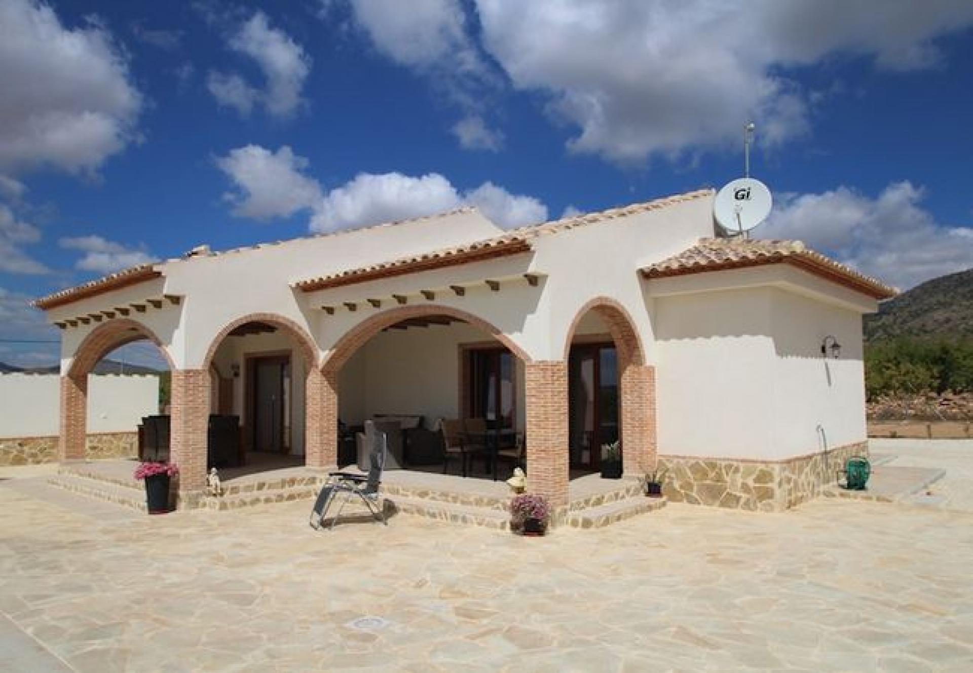 New build off-plan villa in Costa Blanca in Medvilla Spanje