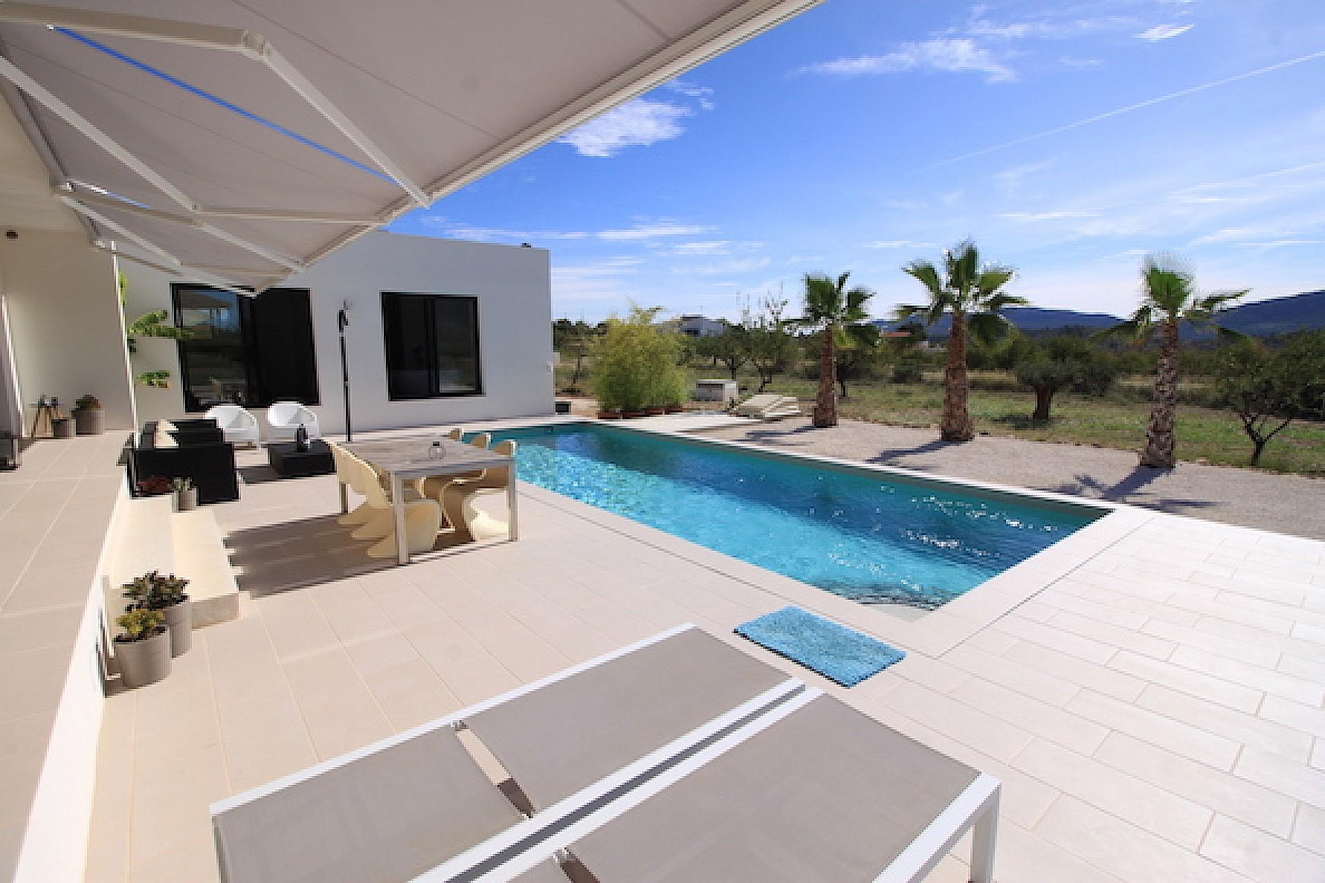 Modern Style New Build villa in Hondon de las Nieves in Medvilla Spanje