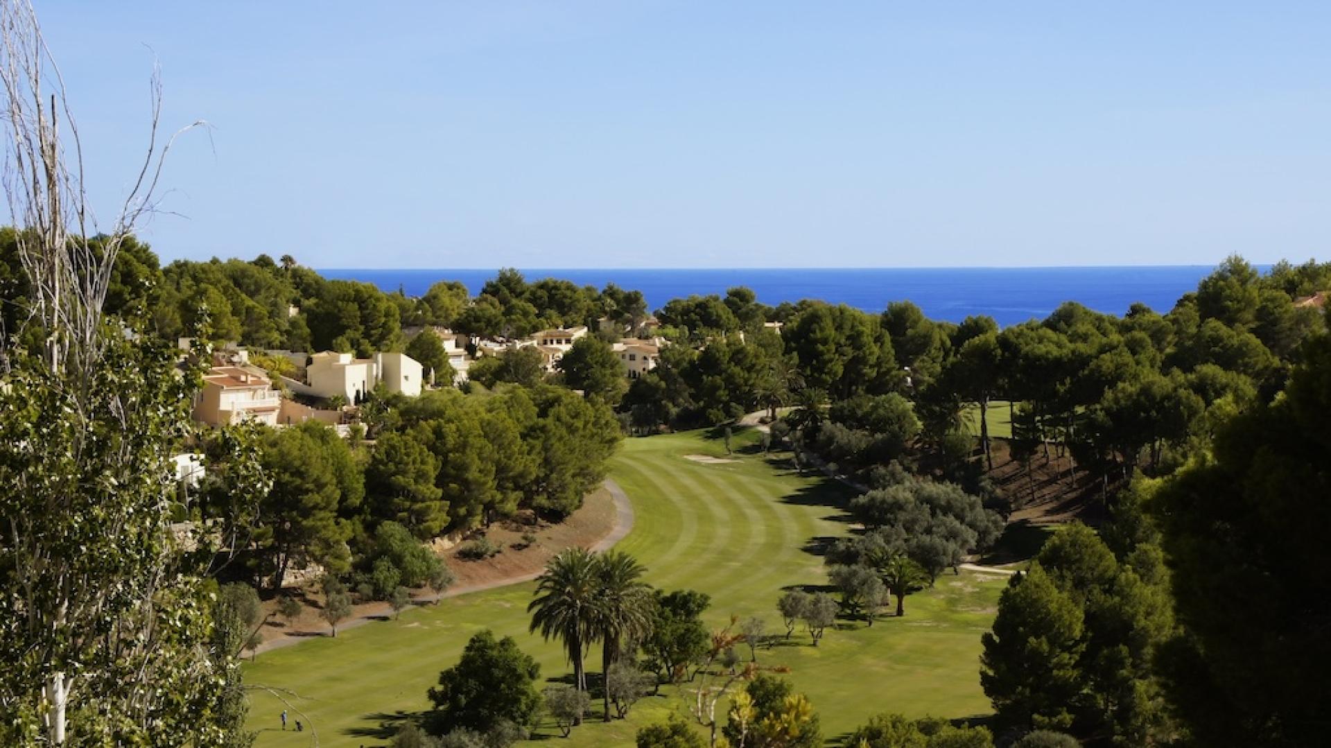 Modern villas for sale with sea views in Altea in Medvilla Spanje