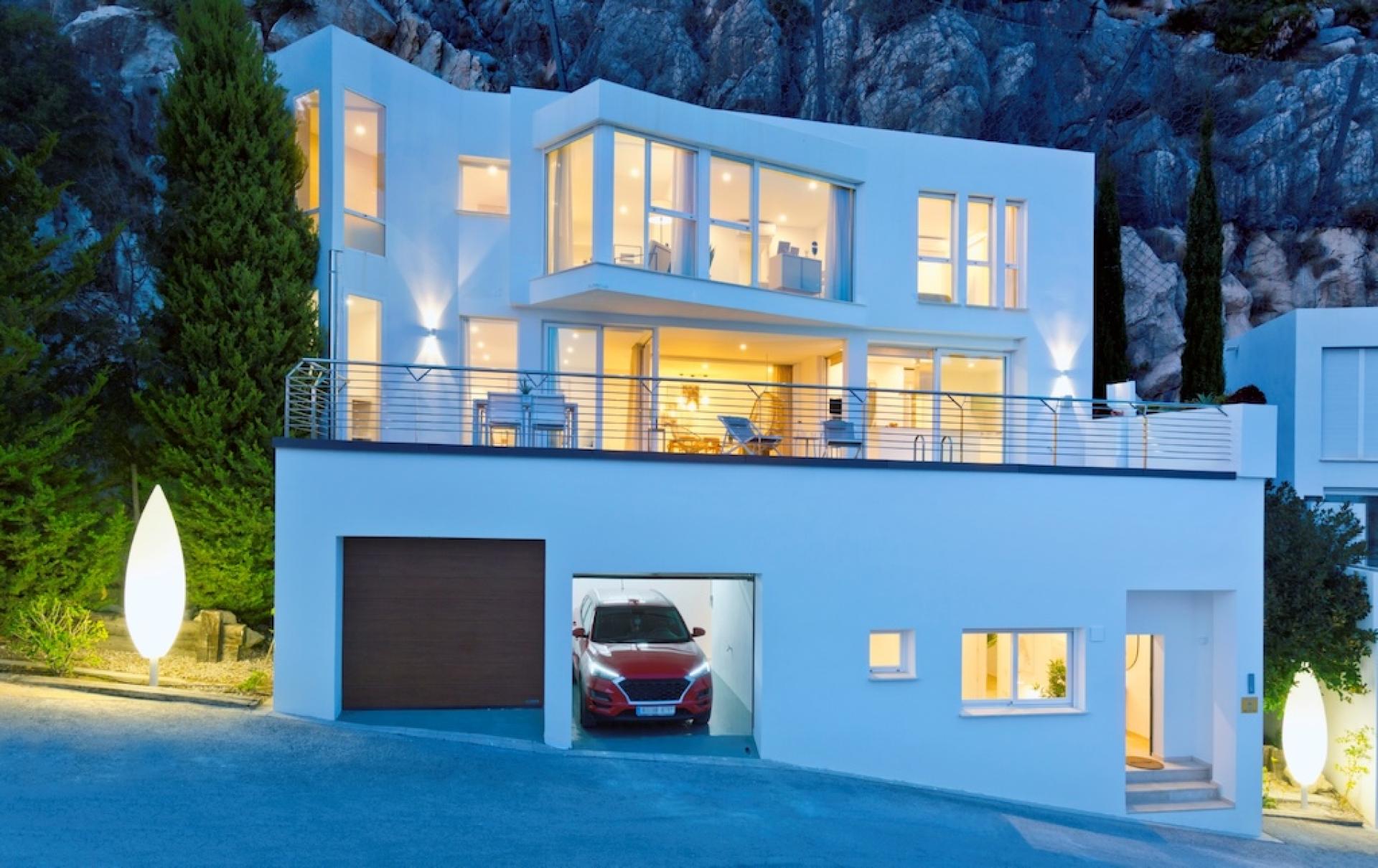 Modern villas for sale with sea views in Altea in Medvilla Spanje