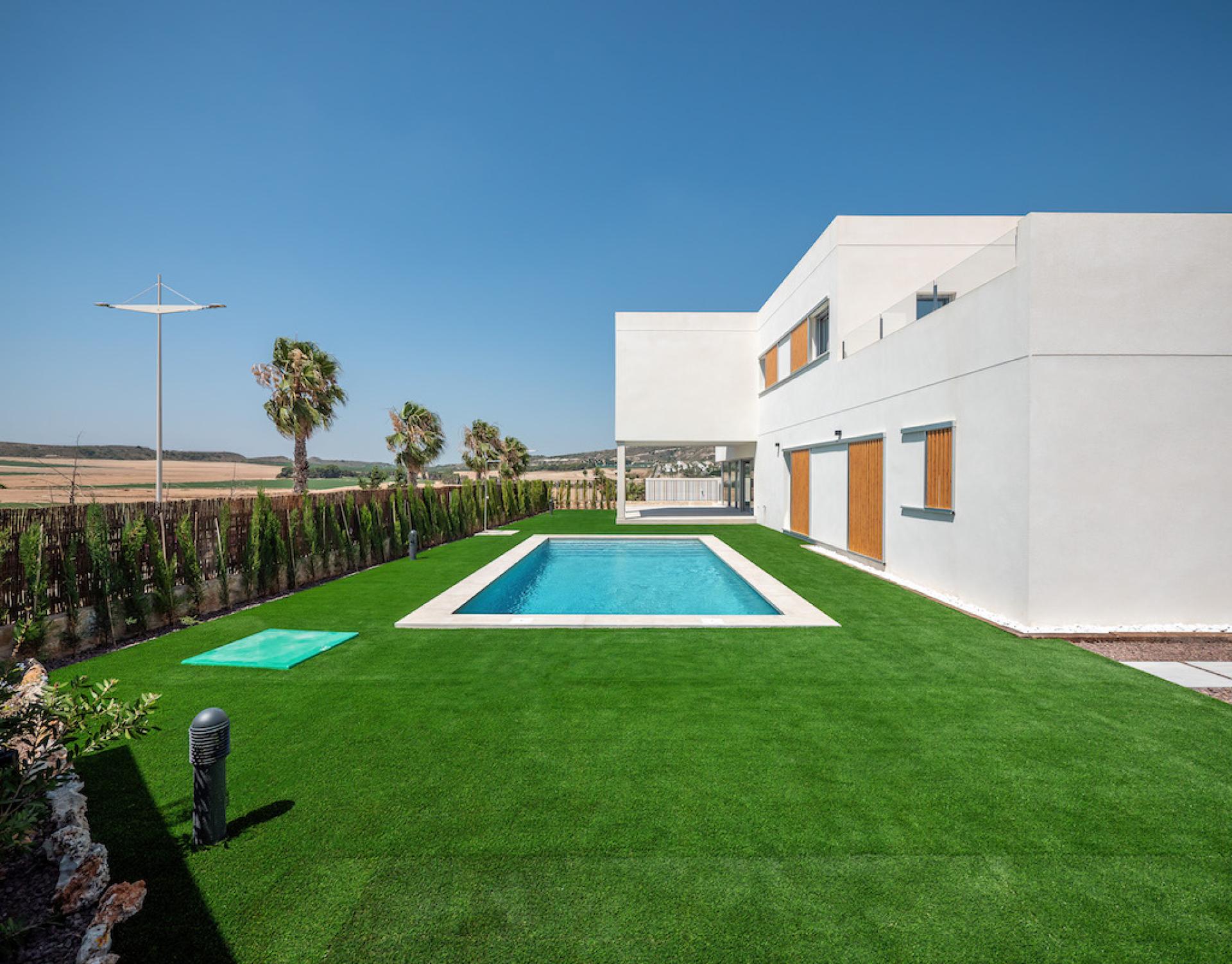 4 bedroom Villa in La Finca Golf - New build in Medvilla Spanje