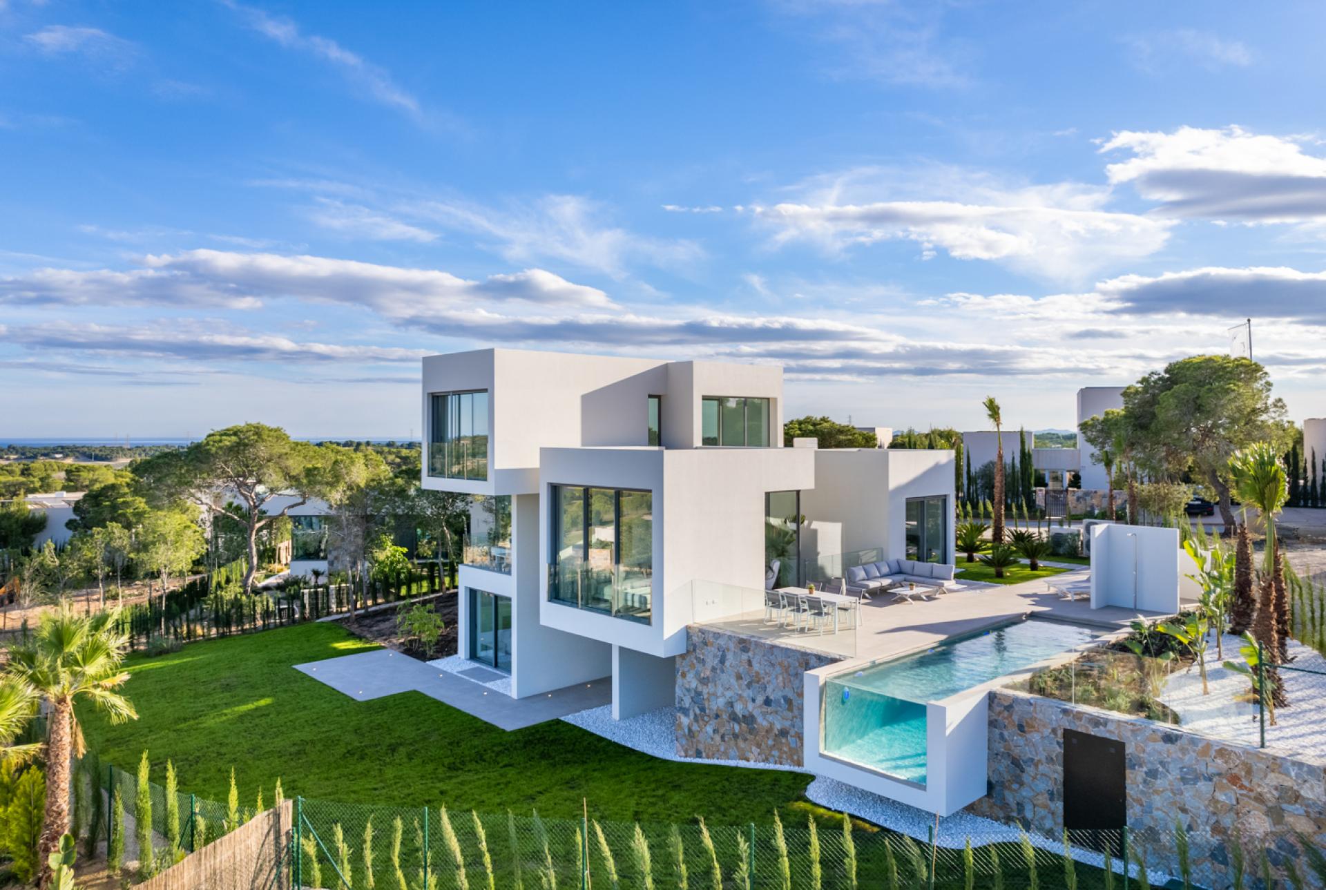 Villa with unique design on the luxurious golf resort of Las Colinas in Medvilla Spanje