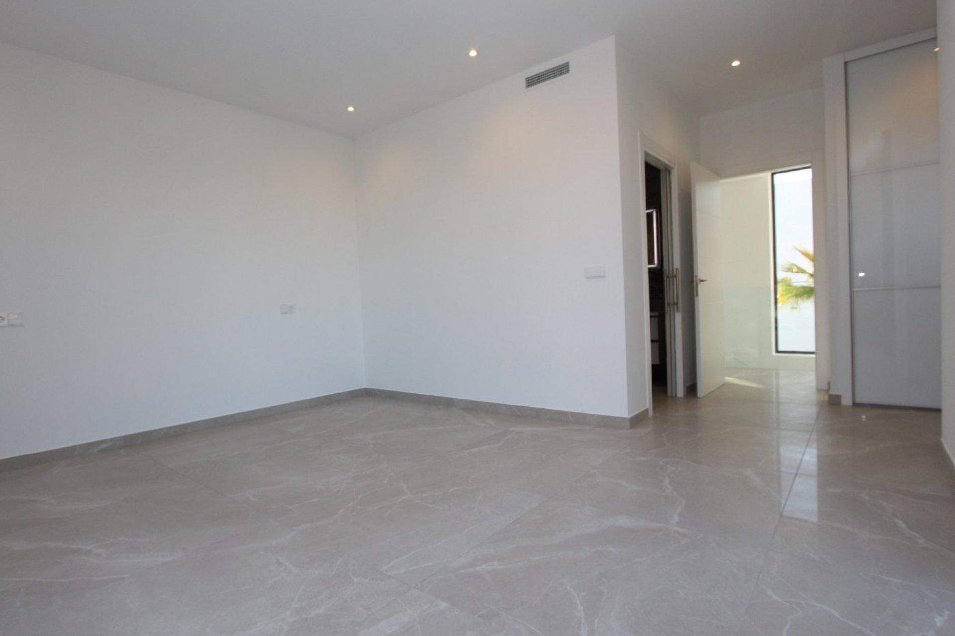 4 bedroom Villa in Calpe - New build in Medvilla Spanje