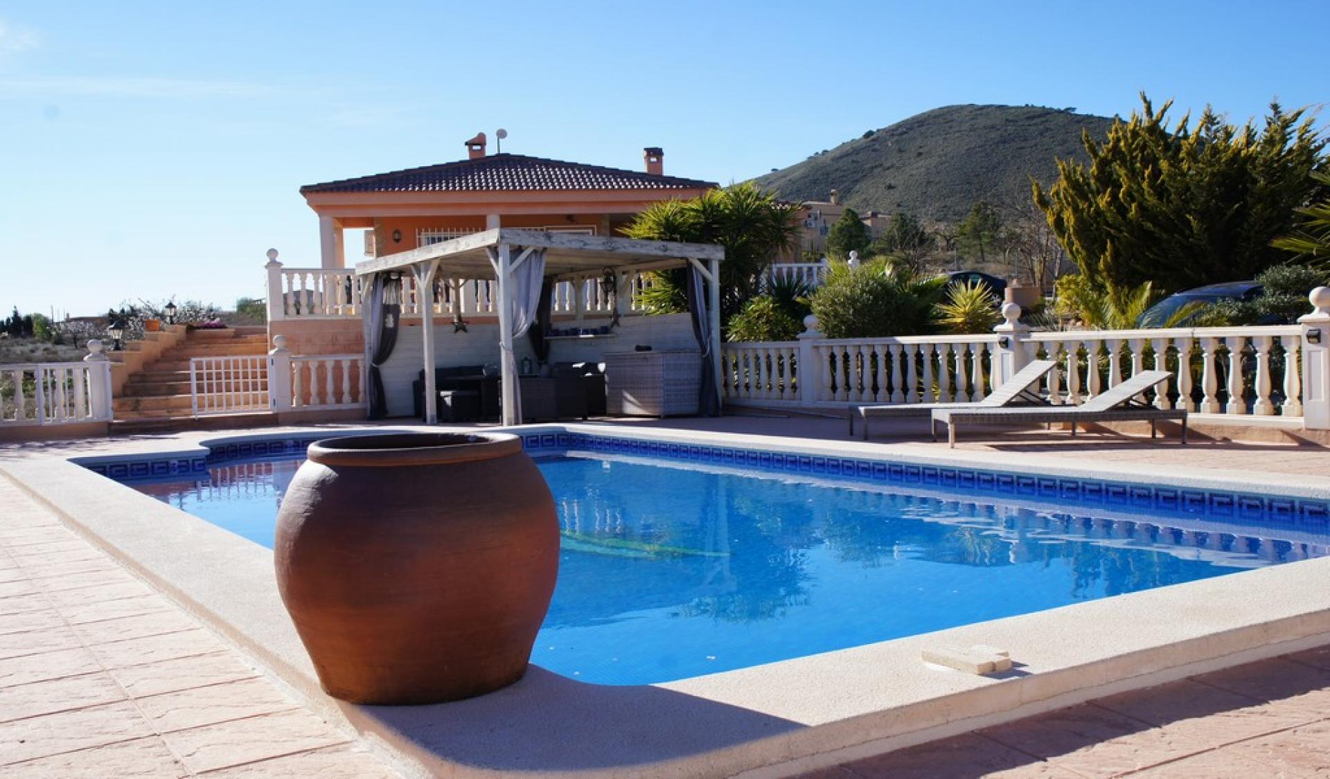 Beautiful villa with private pool in La Romana in Medvilla Spanje