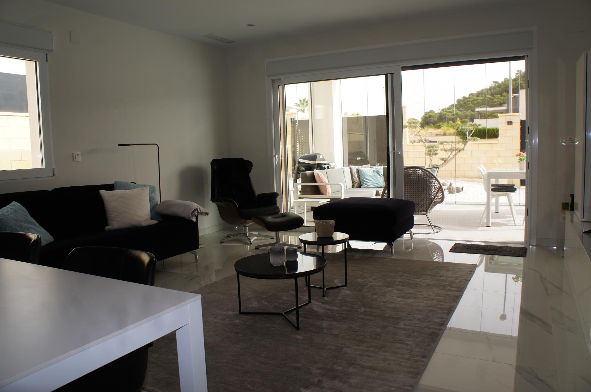 Beautiful almost new build villa for sale La Romana in Medvilla Spanje