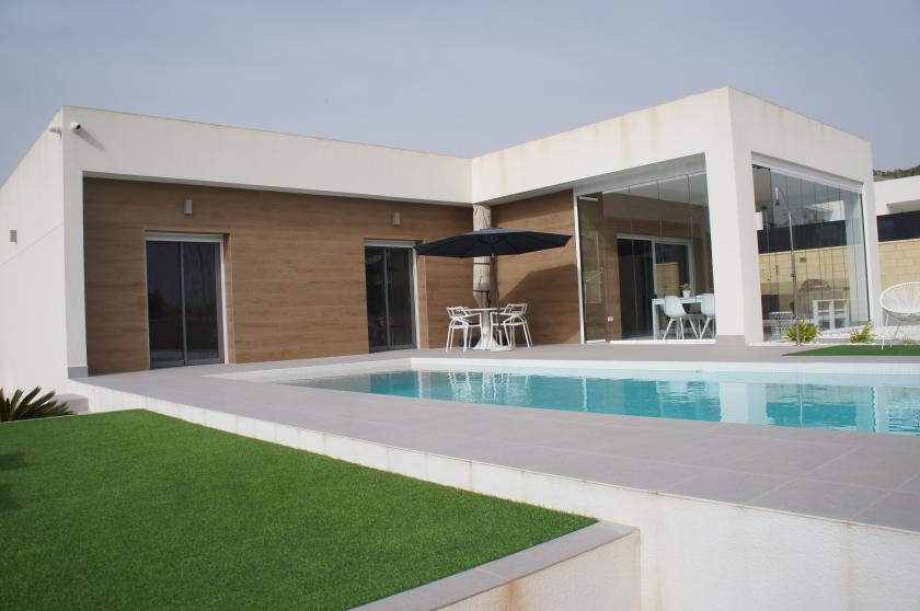 Beautiful almost new build villa for sale La Romana in Medvilla Spanje