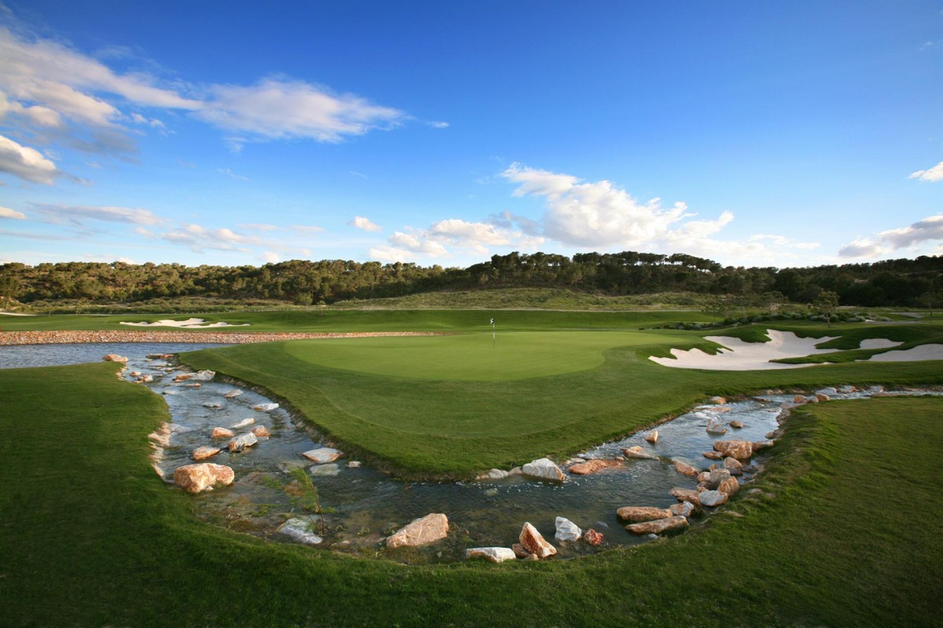 New contemporary modern villa at Las Colinas Golf & Country Club in Medvilla Spanje