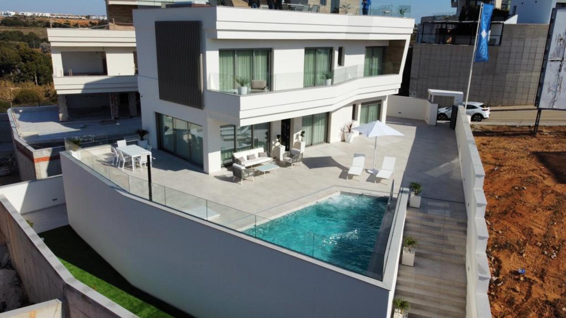 4 bedroom Villa in Campoamor - Orihuela Costa - New build in Medvilla Spanje