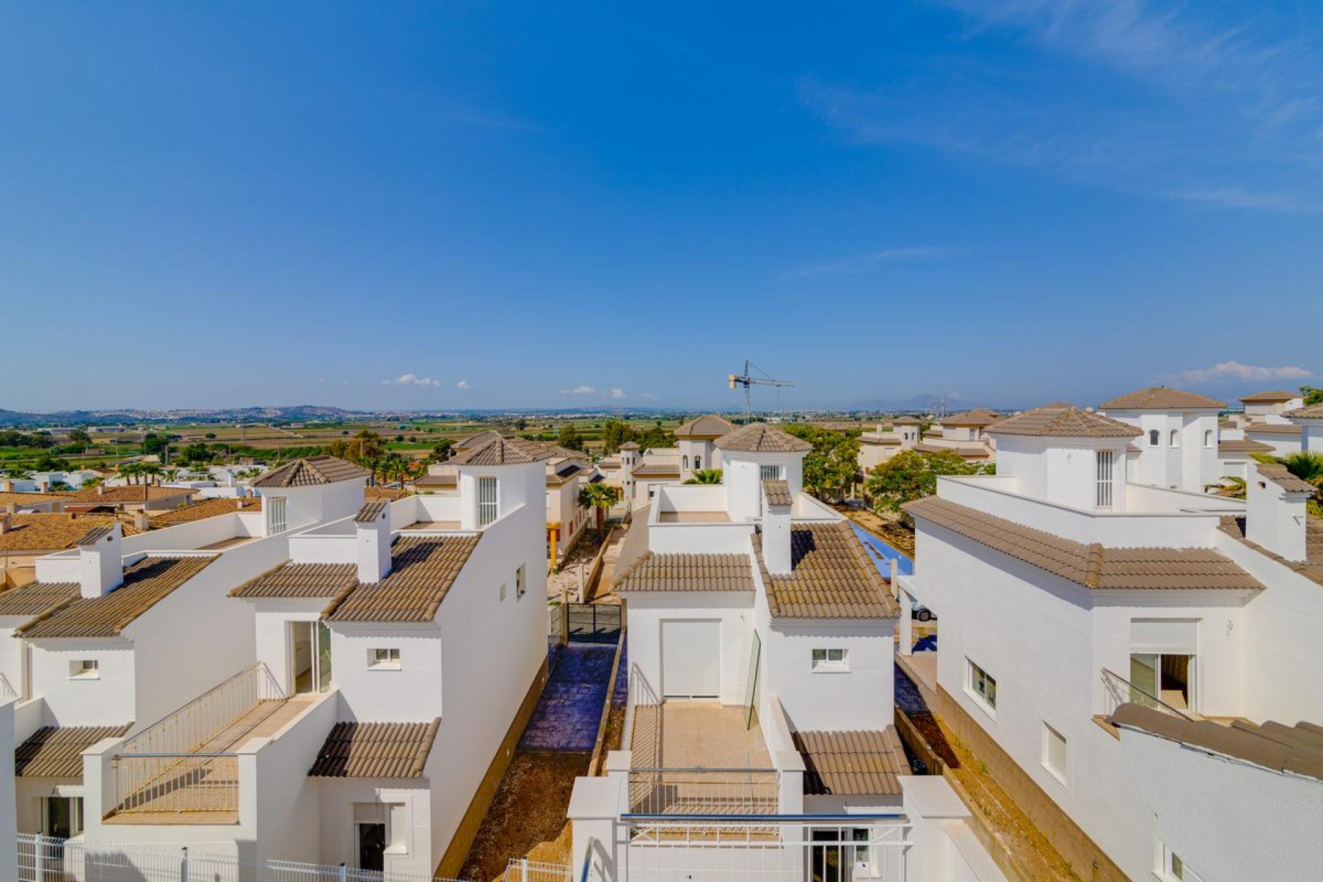 Detached villas with 3 bedrooms in San Fulgencio, Alicante in Medvilla Spanje
